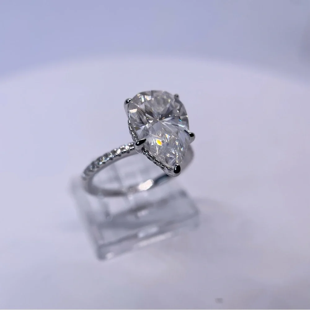 Genuine GRA Moissanite Pear-Shaped 5 ct Solitaire Ring in Silver. Sz 7